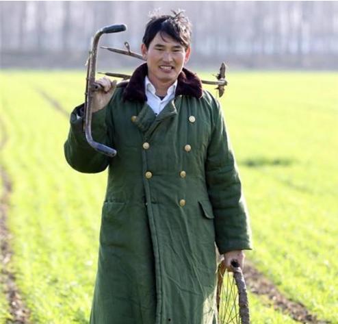 大衣哥老婆爆料视频大全,揭秘明星家庭背后的真实生活